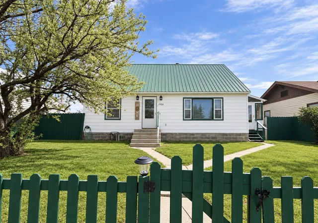 Photo 1 of Single family home for sale at 1920 Dewey Blvd, Butte, MT 59701 | MLS# 30076470 | Listing updated on 2026-10-01