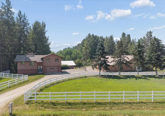 Photo 2 of Single family home for sale at 1020 Conn Rd, Columbia Falls, MT 59912 | MLS# 30074889 | Listing updated on 2026-08-29