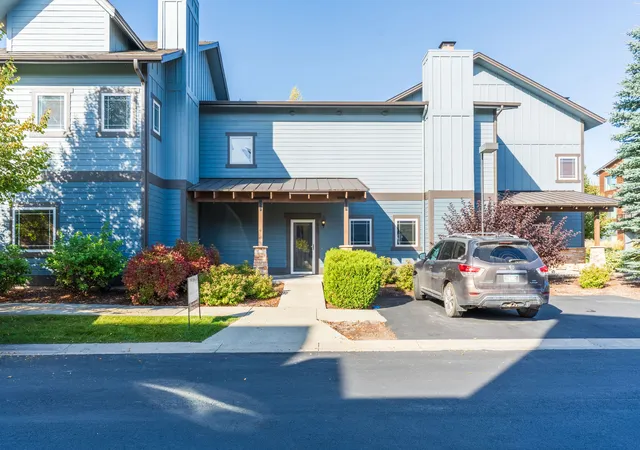 Photo 2 of Townhouse for sale at 502 Silverleaf Dr, Whitefish, MT 59937 | MLS# 30076651 | Listing updated on 2026-09-28