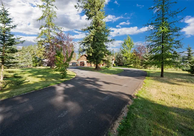 Photo 3 of Single family home for sale at 1086 Cowboy Wy, Columbia Falls, MT 59912 | MLS# 30076911 | Listing updated on 2026-10-12