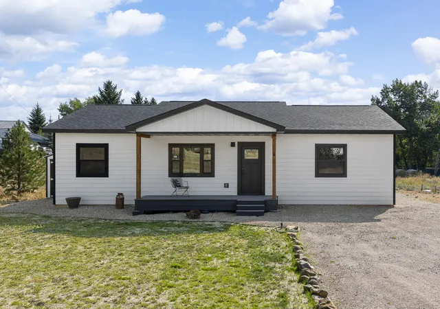 Photo 3 of Single family home for sale at 4 Bridges Ln, Jefferson City, MT 59638 | MLS# 30076451 | Listing updated on 2026-10-09