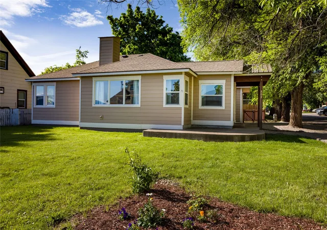 Photo 4 of Single family home for sale at 802 4Th Ave E, Polson, MT 59860 | MLS# 30077458 | Listing updated on 2026-08-29