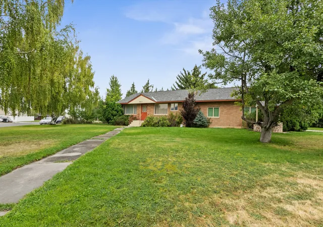 Photo 2 of Single family home for sale at 901 Pennsylvania Ave, Deer Lodge, MT 59722 | MLS# 30077420 | Listing updated on 2026-08-27