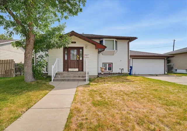 Photo 1 of Single family home for sale at 721 56th St S, Great Falls, MT 59405 | MLS# 30077040 | Listing updated on 2026-08-27