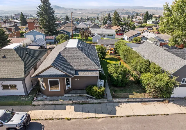 Photo 2 of Single family home for sale at 1018 Waukesha St, Butte, MT 59701 | MLS# 30076714 | Listing updated on 2026-08-28