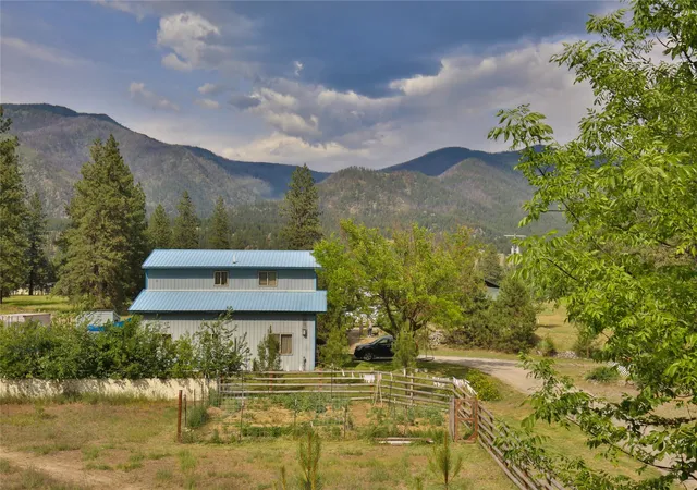 Photo 2 of Single family home for sale at 86 Steamboat Wy W, Thompson Falls, MT 59873 | MLS# 30077395 | Listing updated on 2026-08-27