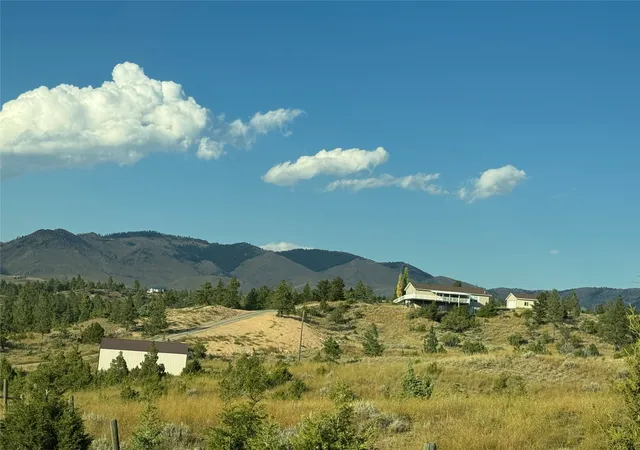 Photo 5 of Single family home for sale at 3523 Woodridge Trl, Helena, MT 59602 | MLS# 30077529 | Listing updated on 2026-08-28