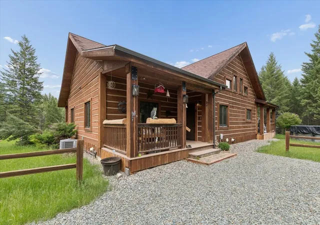 Photo 3 of Single family home for sale at 302 Aspen Glen Rd, Eureka, MT 59917 | MLS# 30072786 | Listing updated on 2026-08-28