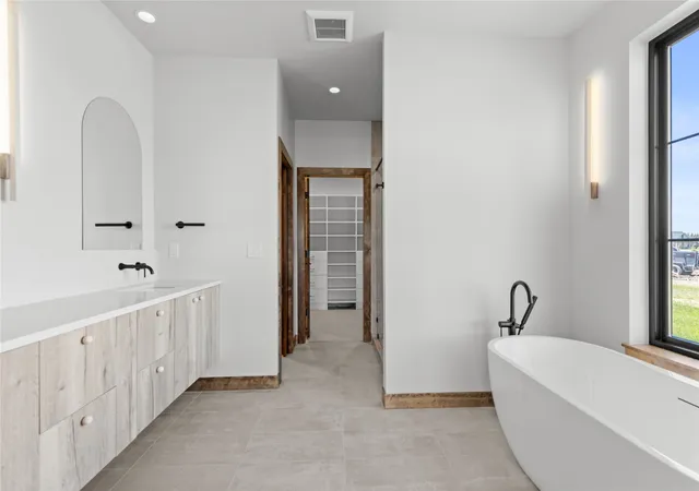 Photo 2 of Single family home for sale at 404 Jefferson St, Kalispell, MT 59901 | MLS# 30077565 | Listing updated on 2026-08-28