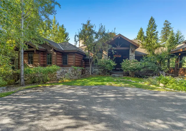 Photo 1 of Mansion for sale at 161 S Prairiesmoke Cir, Whitefish, MT 59937 | MLS# 30077404 | Listing updated on 2026-08-28