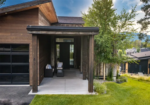 Photo 4 of Single family home for sale at 82 Ponderosa Ct, Whitefish, MT 59937 | MLS# 30076944 | Listing updated on 2026-10-10