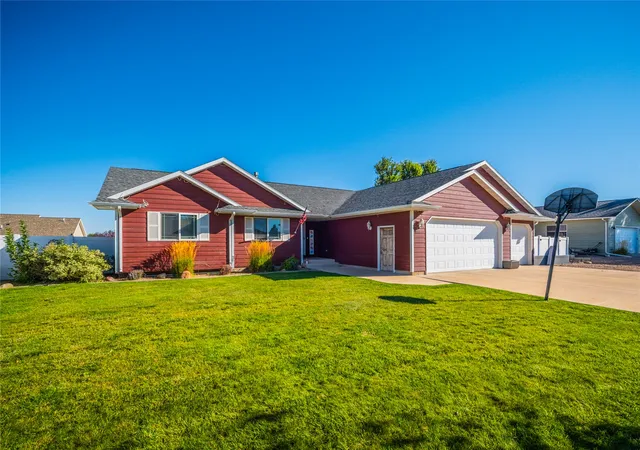 Photo 1 of Single family home for sale at 1009 38th Avenue Ne, Great Falls, MT 59404 | MLS# 30077722 | Listing updated on 2026-09-01