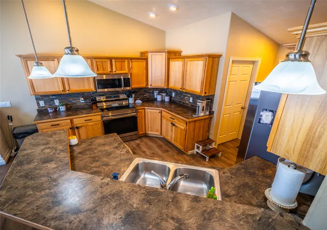 Photo 4 of Single family home for sale at 1009 38th Avenue NE, Great Falls, MT 59404 | MLS# 30077722 | Listing updated on 2026-09-01