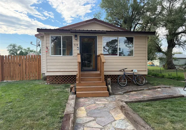 Photo 2 of Single family home for sale at 310 Main St, Augusta, MT 59410 | MLS# 30077637 | Listing updated on 2026-09-01