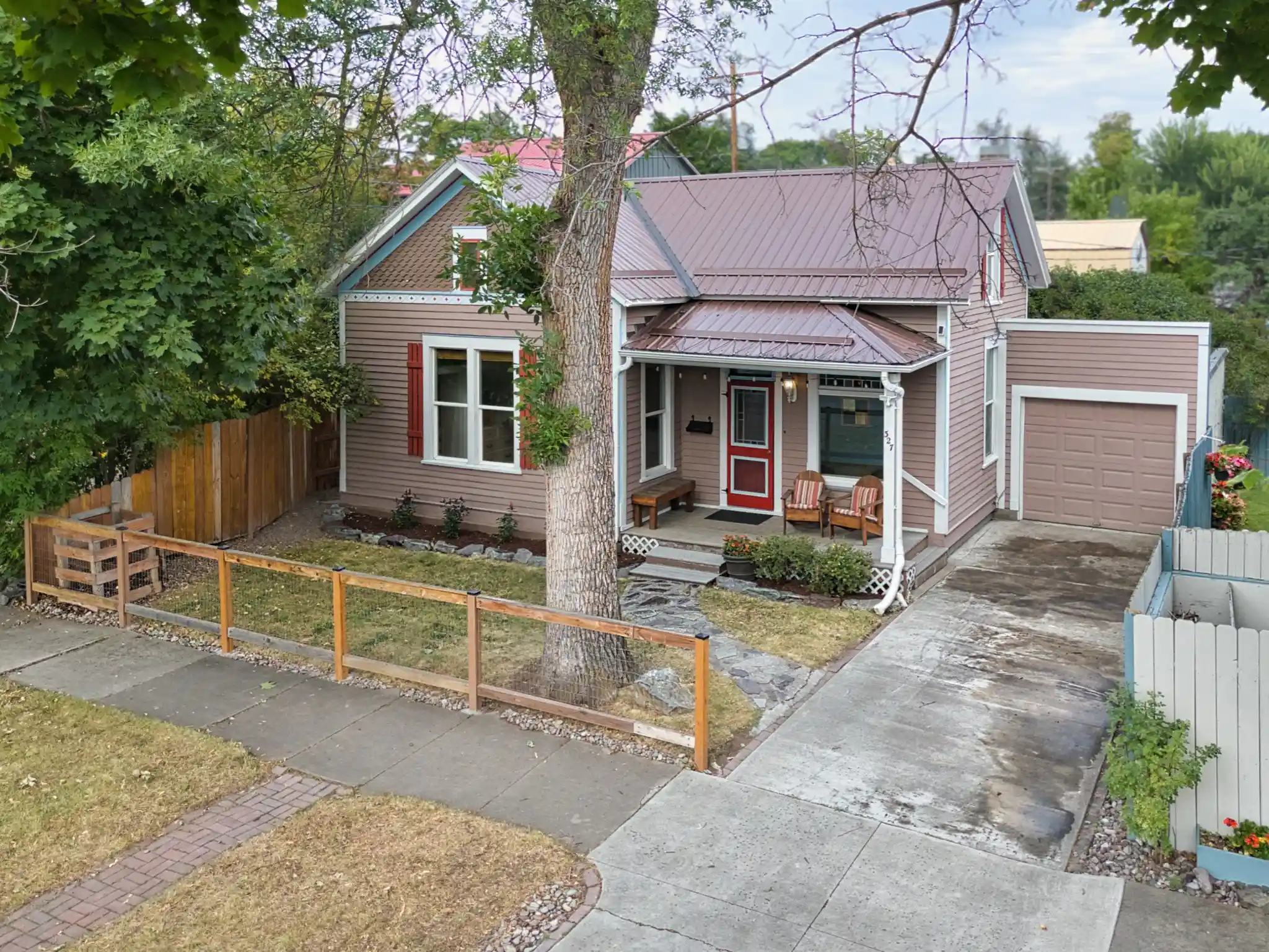 Photo 1 of Single family home for sale at 327 3rd Street E, Kalispell, MT 59901 | MLS# 30077710 | Listing updated on 2026-10-24