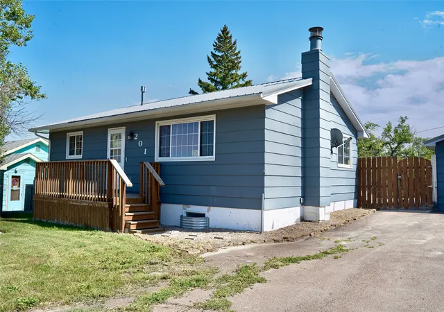 Photo 2 of Single family home for sale at 201 5th Avenue Ne, Cut Bank, MT 59427 | MLS# 30077709 | Listing updated on 2026-09-01
