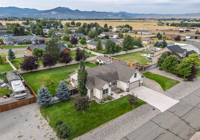 Photo 3 of Single family home for sale at 835 Cap Rd, Helena, MT 59602 | MLS# 30077602 | Listing updated on 2026-10-12