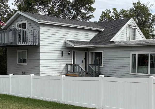Photo 1 of Single family home for sale at 320 9th Avenue Sw, Great Falls, MT 59404 | MLS# 30078273 | Listing updated on 2026-09-30