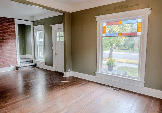 Photo 2 of Single family home for sale at 4 Woodland Ave, Kalispell, MT 59901 | MLS# 30078350 | Listing updated on 2026-10-09