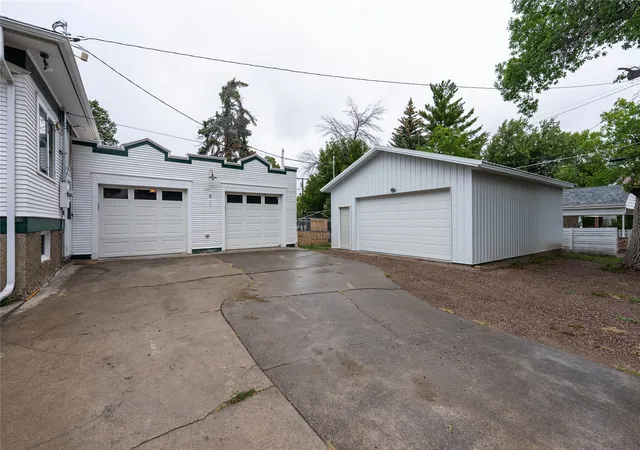 Photo 2 of Single family home for sale at 3027 3rd Avenue N, Great Falls, MT 59401 | MLS# 30078192 | Listing updated on 2026-10-10