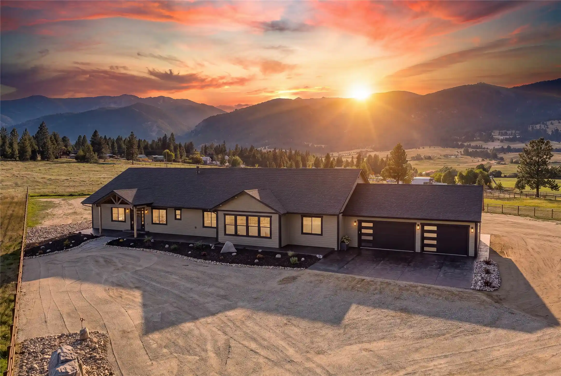Photo 1 of Single family home for sale at 2341 Hamby Ln, Victor, MT 59875 | MLS# 30078419 | Listing updated on 2026-10-13
