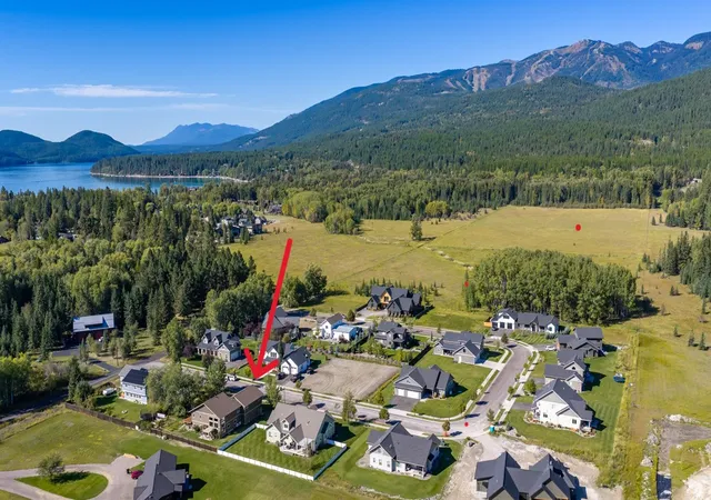 Photo 2 of Single family home for sale at 905 Preserve Pkwy, Whitefish, MT 59937 | MLS# 30078456 | Listing updated on 2026-10-08