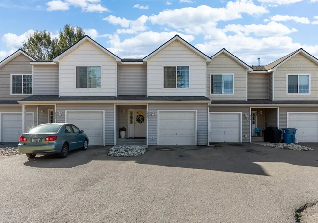 Photo 2 of Condo for sale at 1915 Montana St #F, Missoula, MT 59801 | MLS# 30078779 | Listing updated on 2026-10-10