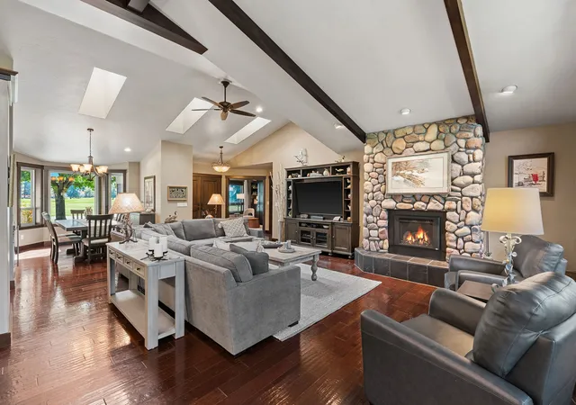 Photo 3 of Single family home for sale at 209 Bridger Dr, Bigfork, MT 59911 | MLS# 30078532 | Listing updated on 2026-10-01