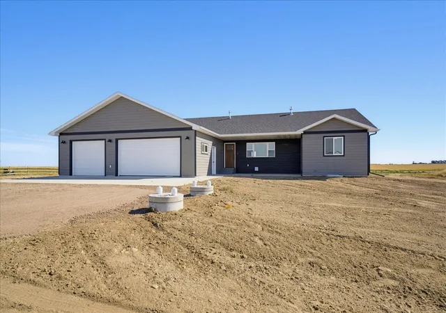 Photo 1 of Single family home for sale at 105 Leo Ln, Great Falls, MT 59404 | MLS# 30078413 | Listing updated on 2026-10-07
