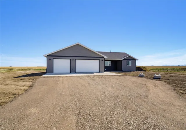 Photo 2 of Single family home for sale at 105 Leo Ln, Great Falls, MT 59404 | MLS# 30078413 | Listing updated on 2026-10-07