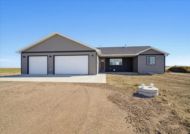 Photo 3 of Single family home for sale at 105 Leo Ln, Great Falls, MT 59404 | MLS# 30078413 | Listing updated on 2026-10-07
