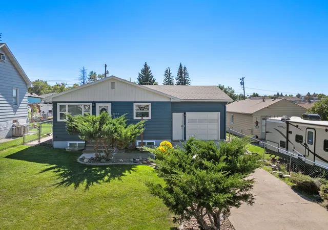 Photo 3 of Single family home for sale at 1816 7th Avenue S, Great Falls, MT 59405 | MLS# 30078377 | Listing updated on 2026-09-26