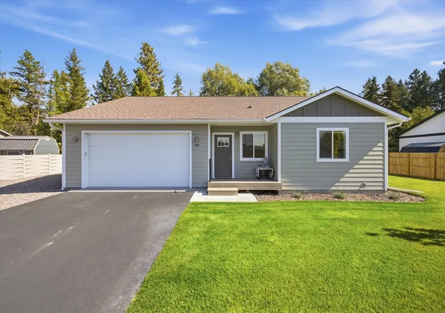 Photo 2 of Single family home for sale at 449 Kendal Loop, Kalispell, MT 59901 | MLS# 30078940 | Listing updated on 2026-09-30