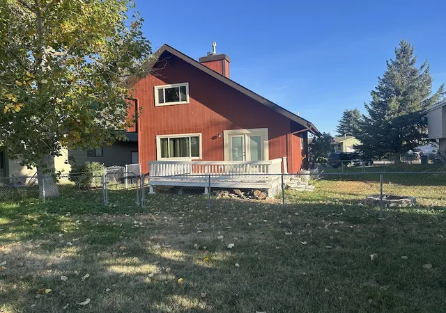 Photo 2 of Single family home for sale at 5108 Oakwood Ct, Great Falls, MT 59405 | MLS# 30078149 | Listing updated on 2026-09-25