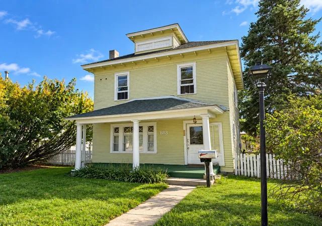 Photo 1 of Multi family home for sale at 813 S 3rd Street W, Missoula, MT 59801 | MLS# 30078981 | Listing updated on 2026-09-28