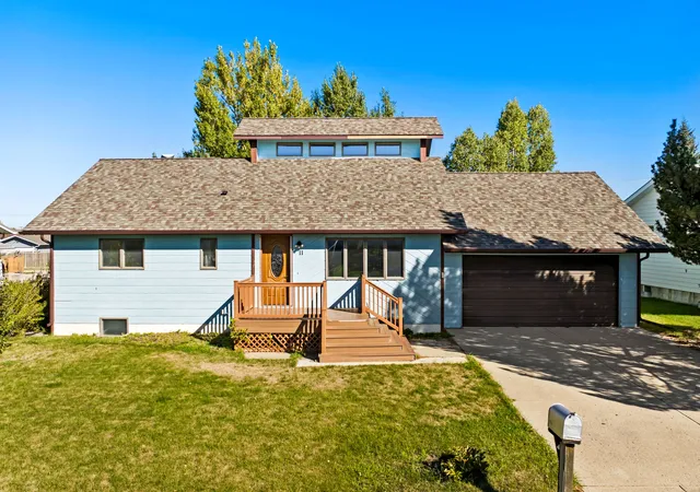 Photo 1 of Single family home for sale at 11 N Idaho St, Conrad, MT 59425 | MLS# 30078965 | Listing updated on 2026-09-25