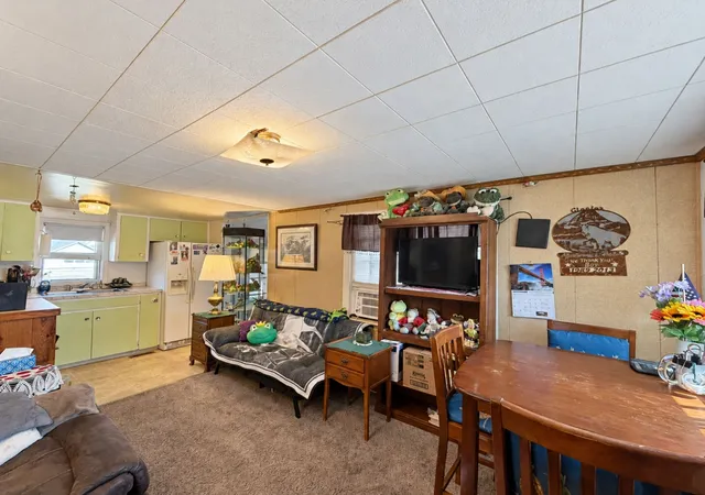 Photo 2 of Single family home for sale at 909 1st Avenue Nw, Great Falls, MT 59404 | MLS# 30078943 | Listing updated on 2026-09-29