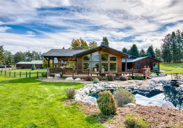 Photo 3 of Single family home for sale at 343 Skyline Dr, Hamilton, MT 59840 | MLS# 30078814 | Listing updated on 2026-10-02