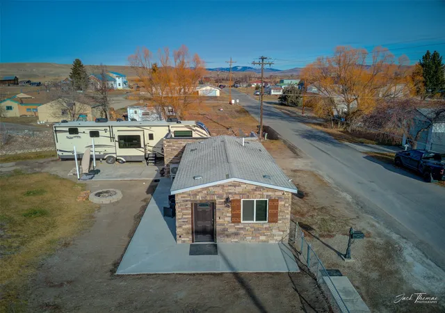Photo 2 of Single family home for sale at 416 Kentucky St, Deer Lodge, MT 59722 | MLS# 30079102 | Listing updated on 2026-10-08