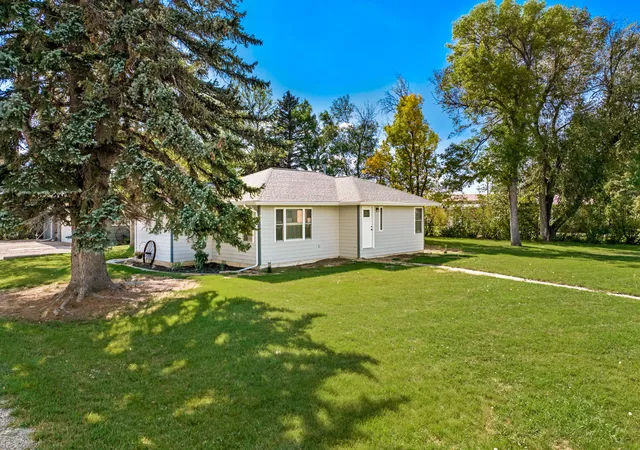 Photo 1 of Single family home for sale at 420 3rd Avenue S, Fairfield, MT 59436 | MLS# 30079044 | Listing updated on 2026-09-30
