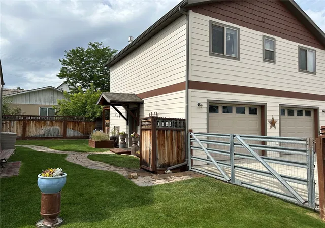 Photo 3 of Single family home for sale at 2100 Villard Ave, Helena, MT 59601 | MLS# 30079132 | Listing updated on 2026-09-29