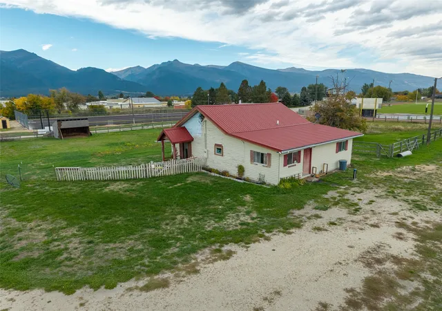 Photo 1 of Single family home for sale at 900 Phillips St, Stevensville, MT 59870 | MLS# 30079125 | Listing updated on 2026-10-05