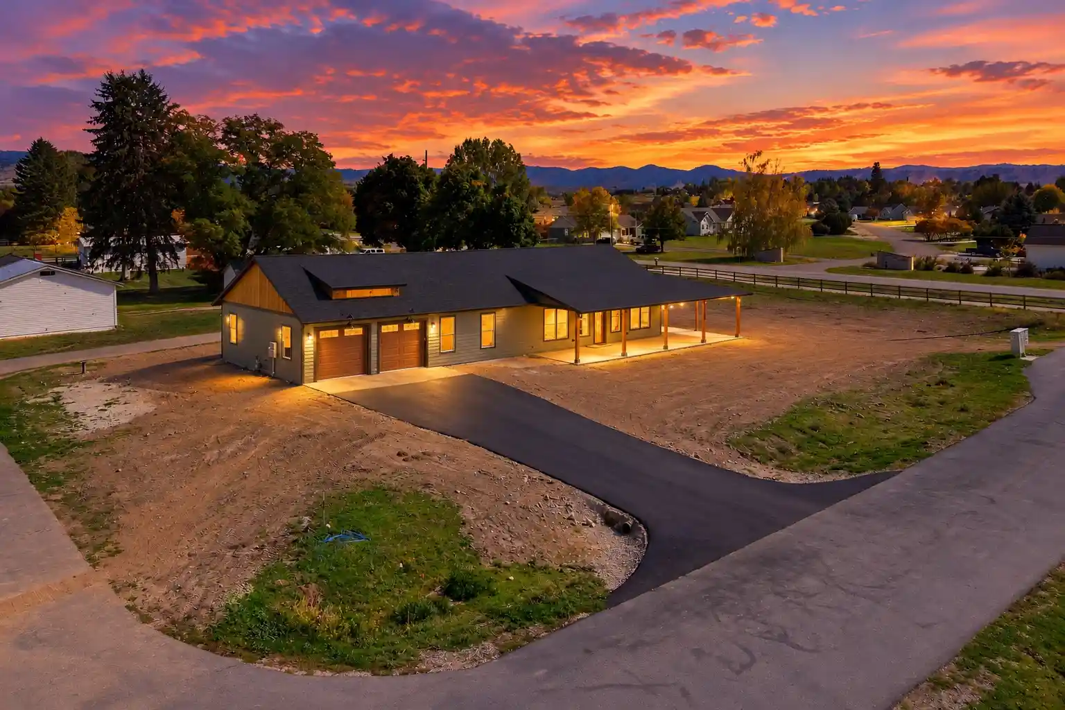Photo 1 of Single family home for sale at 206 Lore Ln, Hamilton, MT 59840 | MLS# 30079166 | Listing updated on 2026-10-25