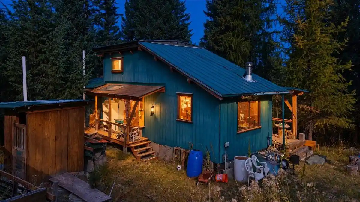 Photo 1 of Single family home for sale at 106 Bent Pine Ln, Kila, MT 59920 | MLS# 30079081 | Listing updated on 2026-10-12
