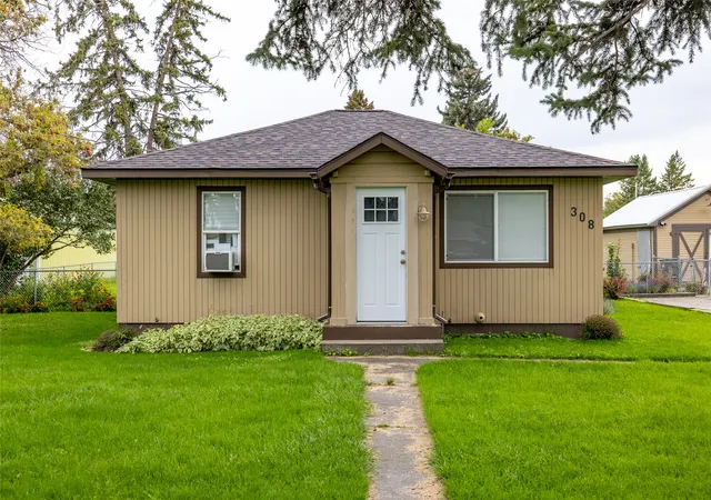Photo 2 of Single family home for sale at 308 E Evergreen Dr, Kalispell, MT 59901 | MLS# 30079064 | Listing updated on 2026-10-05