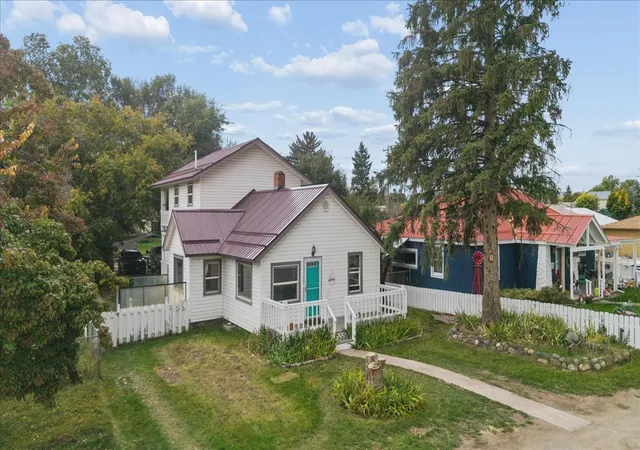 Photo 1 of Single family home for sale at 119 Central Ave, Eureka, MT 59917 | MLS# 30079180 | Listing updated on 2026-10-01