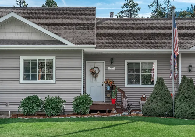 Photo 2 of Single family home for sale at 1211 Homesteaders Way, Marion, MT 59925 | MLS# 30079095 | Listing updated on 2026-10-01