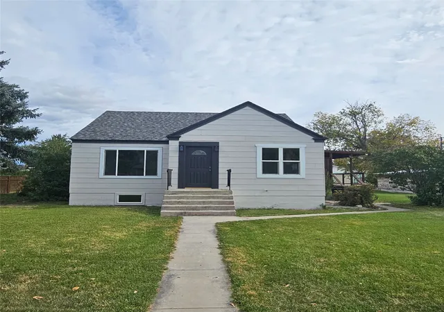 Photo 1 of Single family home for sale at 210 N Oak St, Townsend, MT 59644 | MLS# 30079297 | Listing updated on 2026-10-02