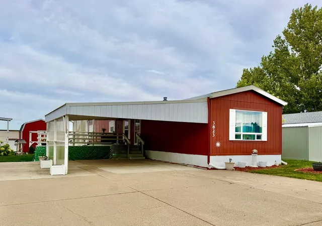 Photo 1 of Single family home for sale at 3823 Vigilante Dr, Great Falls, MT 59405 | MLS# 30079319 | Listing updated on 2026-10-05