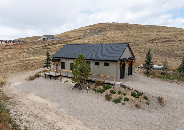 Photo 2 of Single family home for sale at 2120 Lowe Ct, Helena, MT 59602 | MLS# 30079295 | Listing updated on 2026-10-11